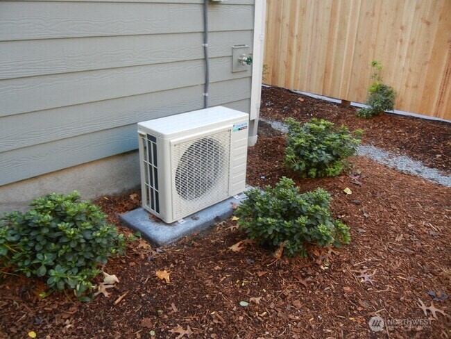 1214 Hall Street A&b Property Photo 19