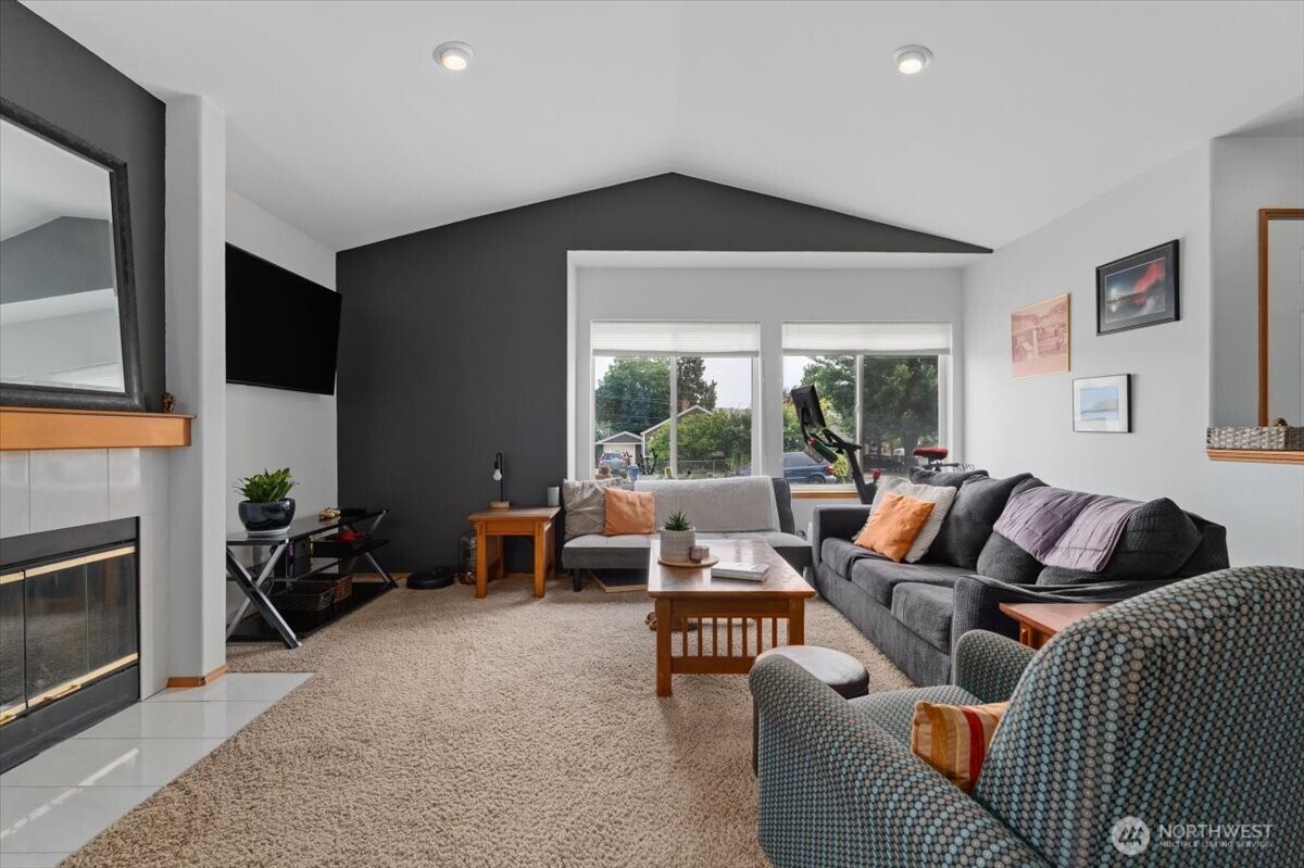 1002 Vassar Avenue Property Photo 6