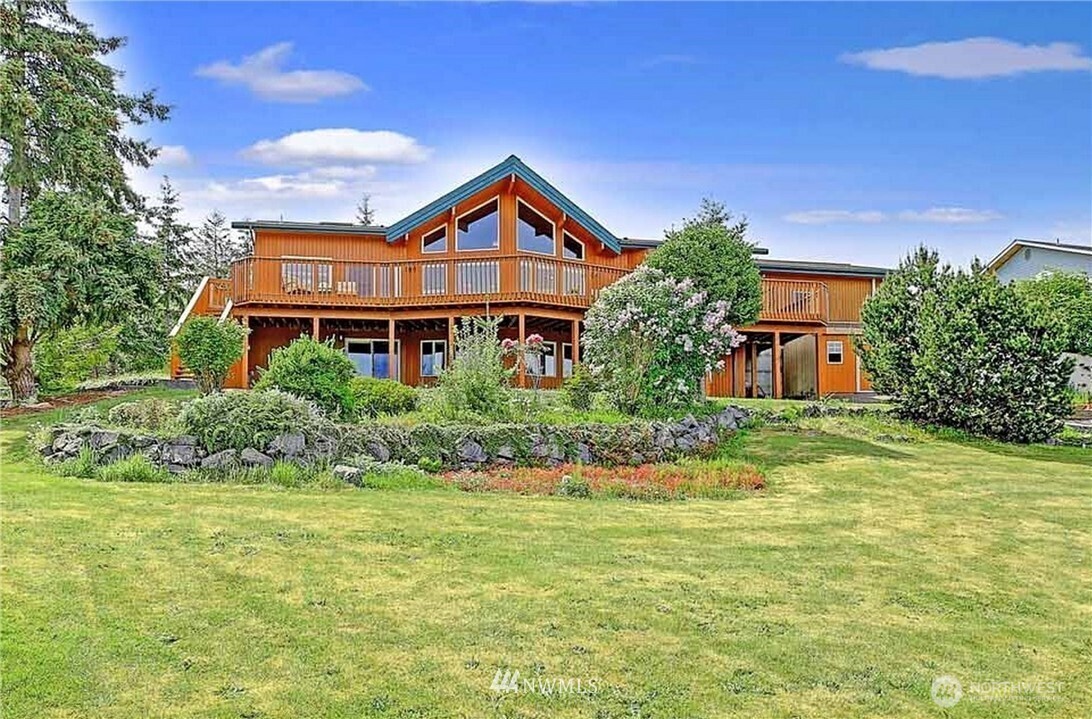1489 Crestview Drive Property Photo 11