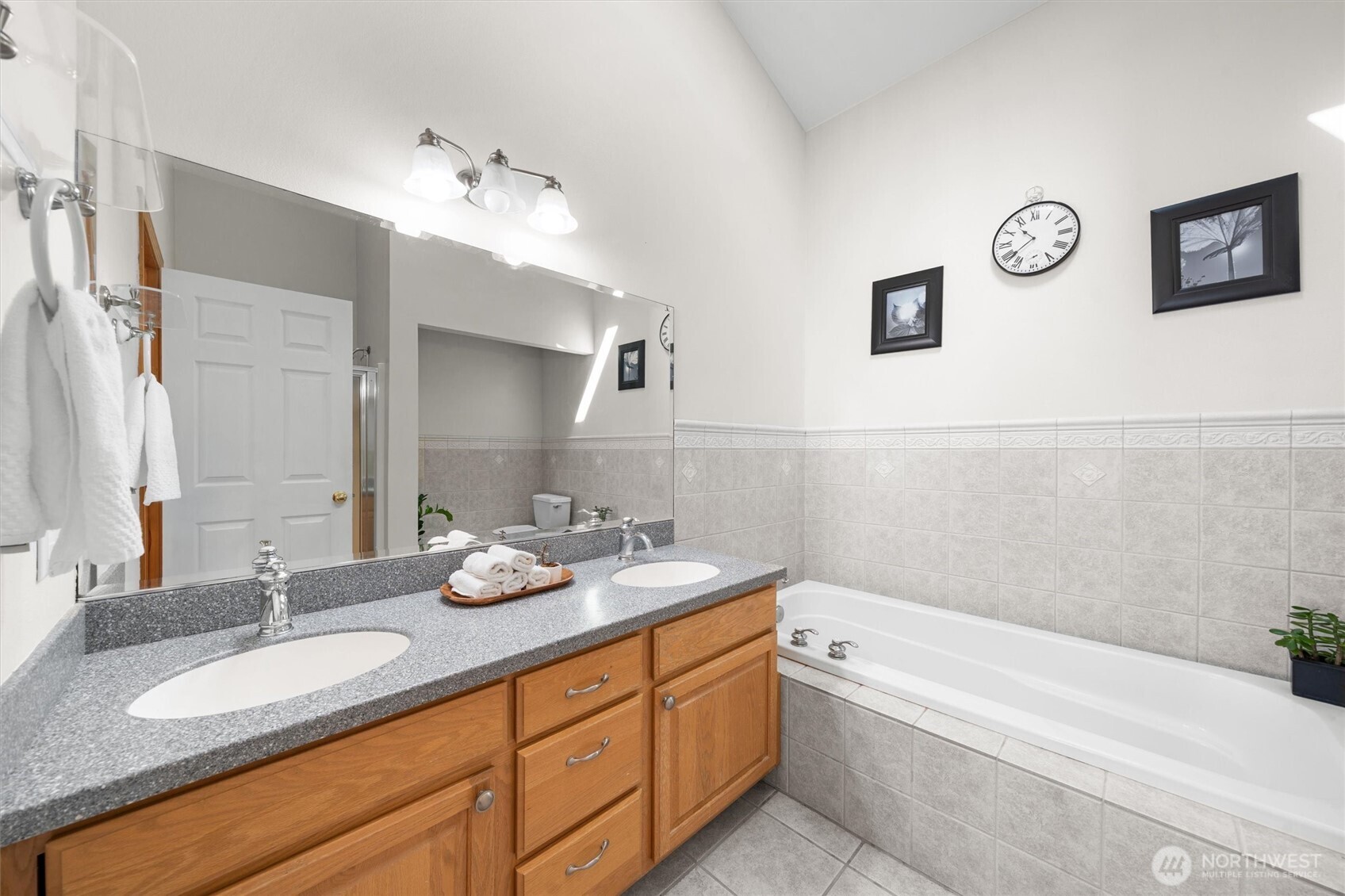 1489 Crestview Drive Property Photo 19