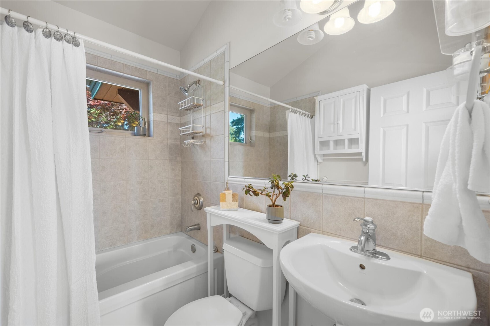 1489 Crestview Drive Property Photo 21