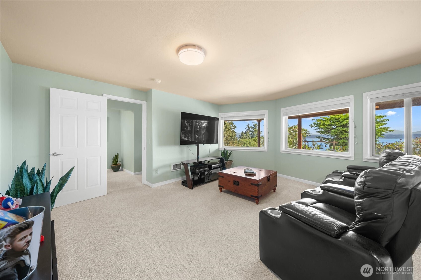 1489 Crestview Drive Property Photo 30