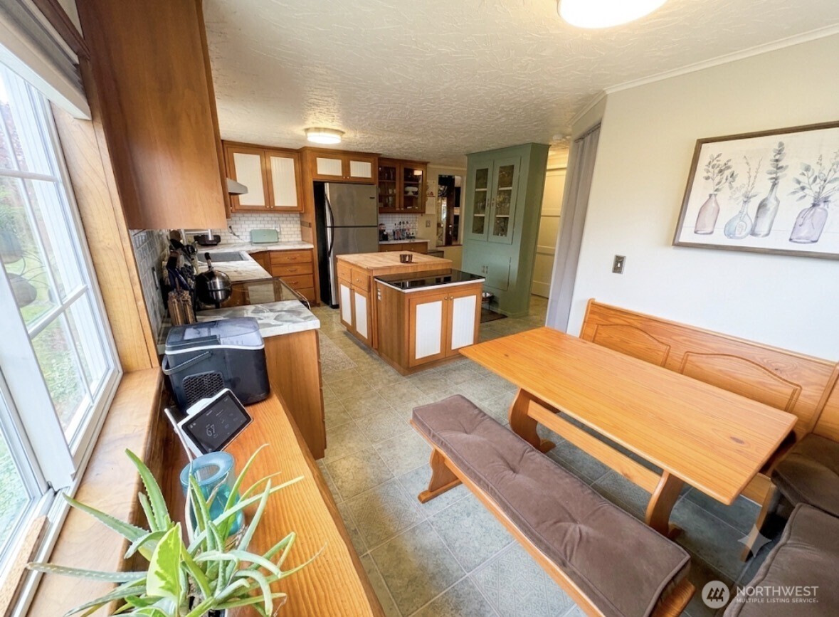 260 Lincoln Avenue Property Photo 16
