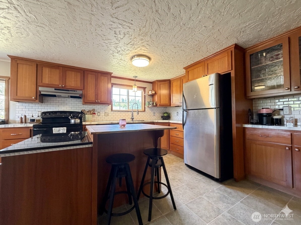 260 Lincoln Avenue Property Photo 19