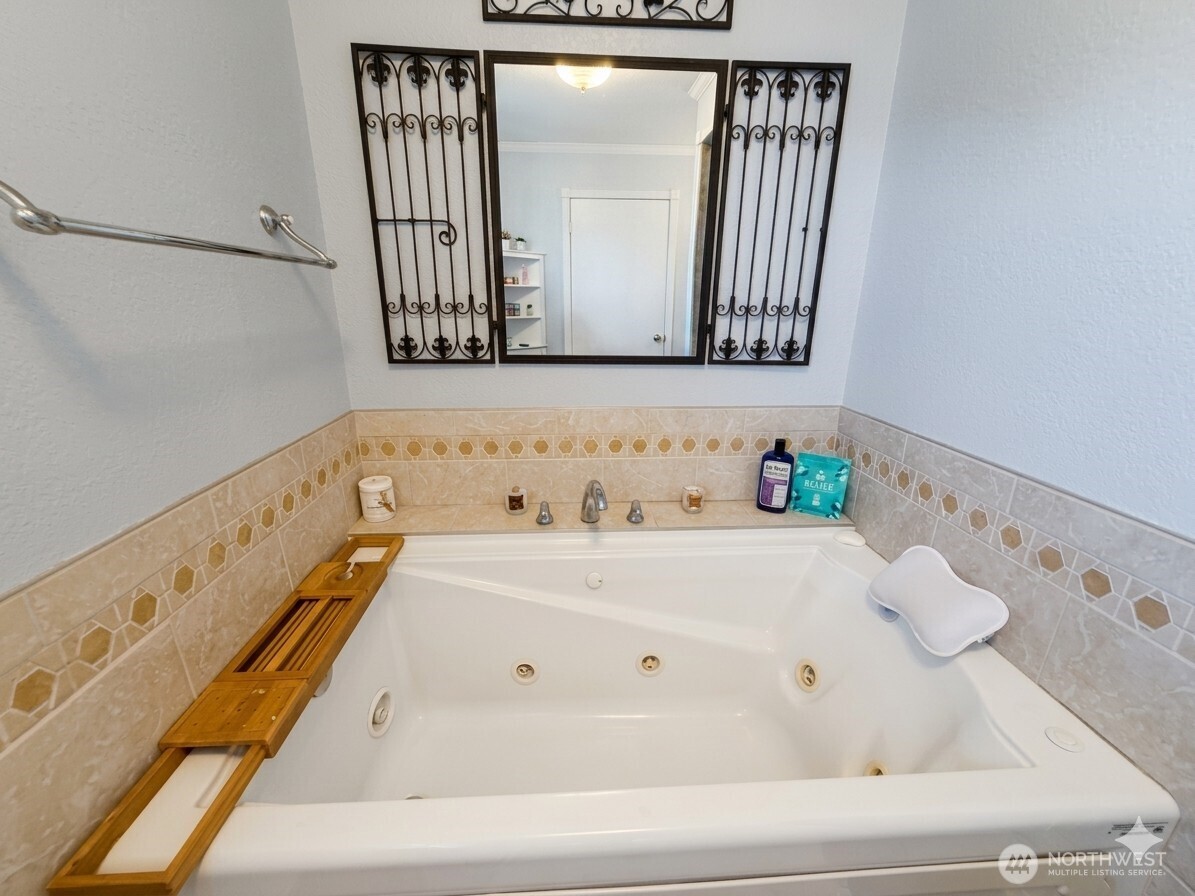 260 Lincoln Avenue Property Photo 28