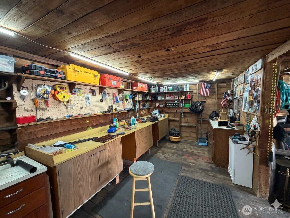 260 Lincoln Avenue Property Photo 34