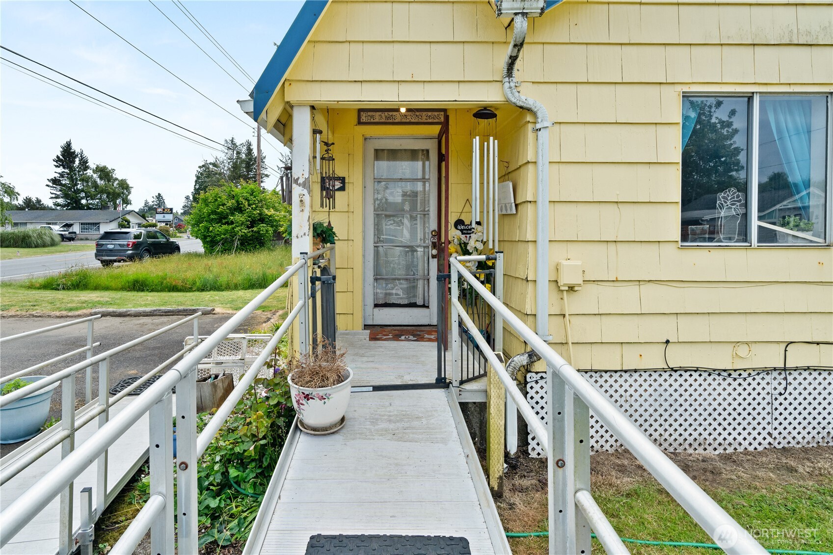 303 S Forrest Street Property Photo 14