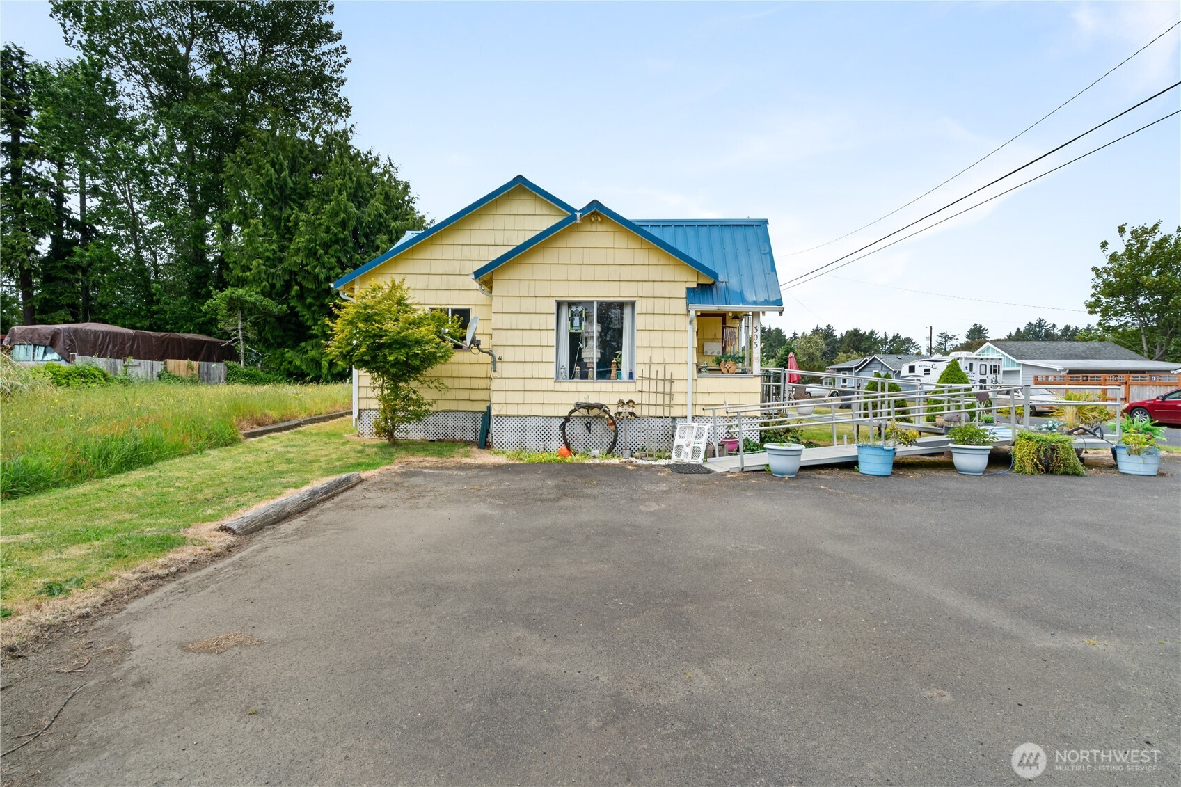 303 S Forrest Street Property Photo 15