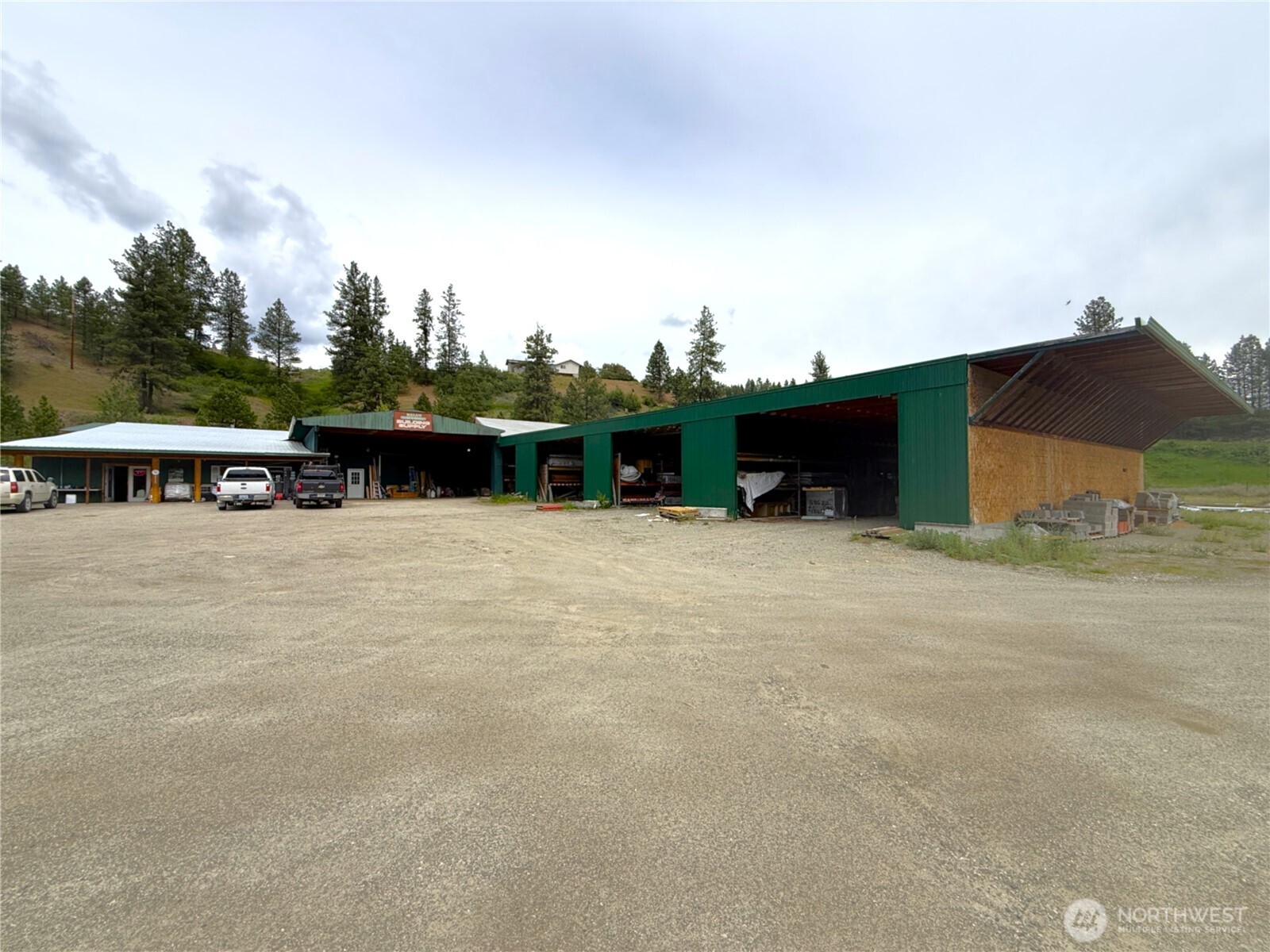 30007 Hwy 20 Property Photo 1