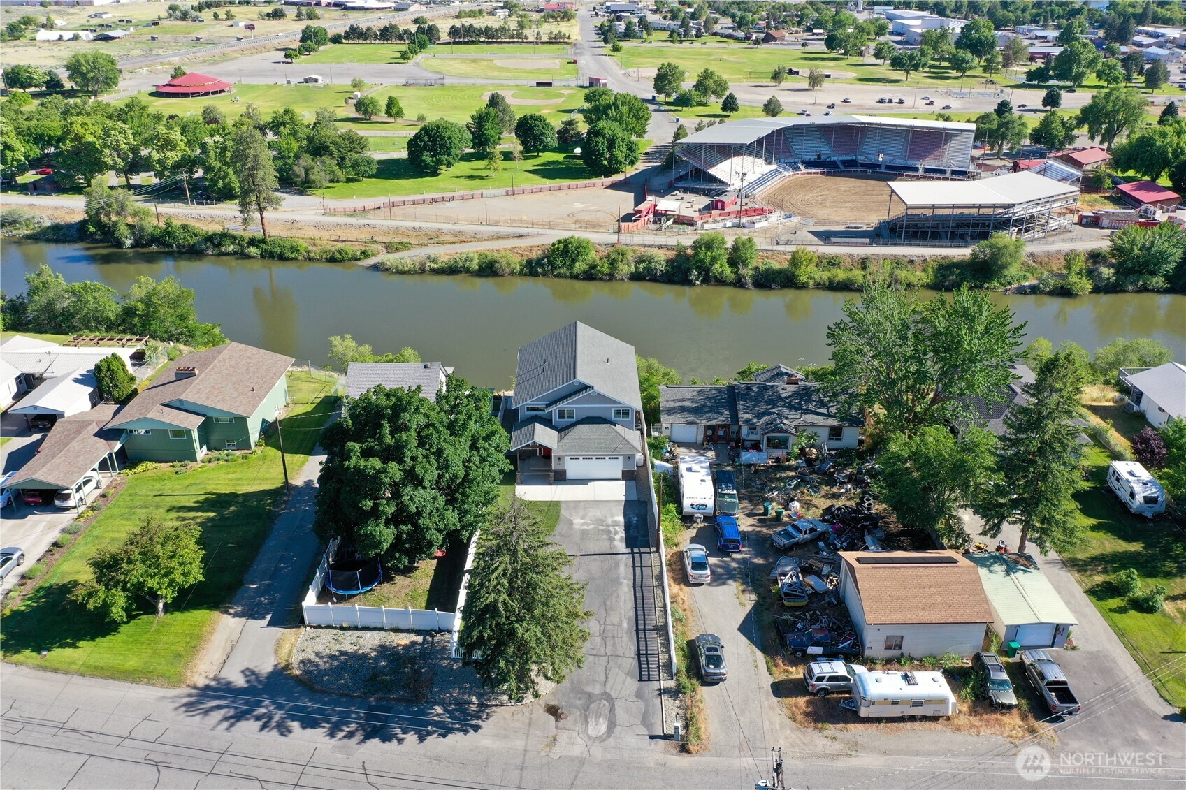 534 Dewberry Avenue Property Photo 40