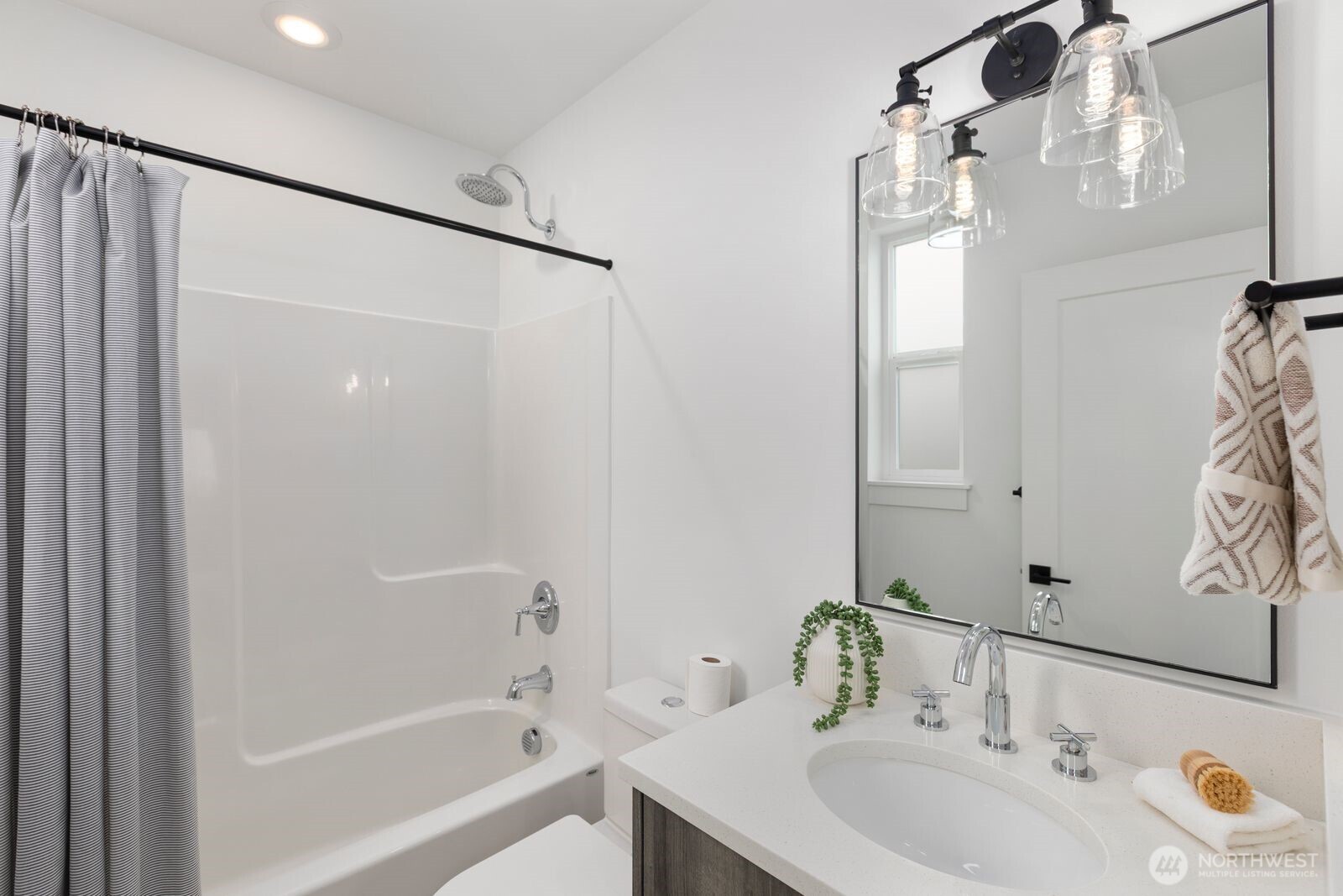 6233 Carleton Avenue Property Photo 36