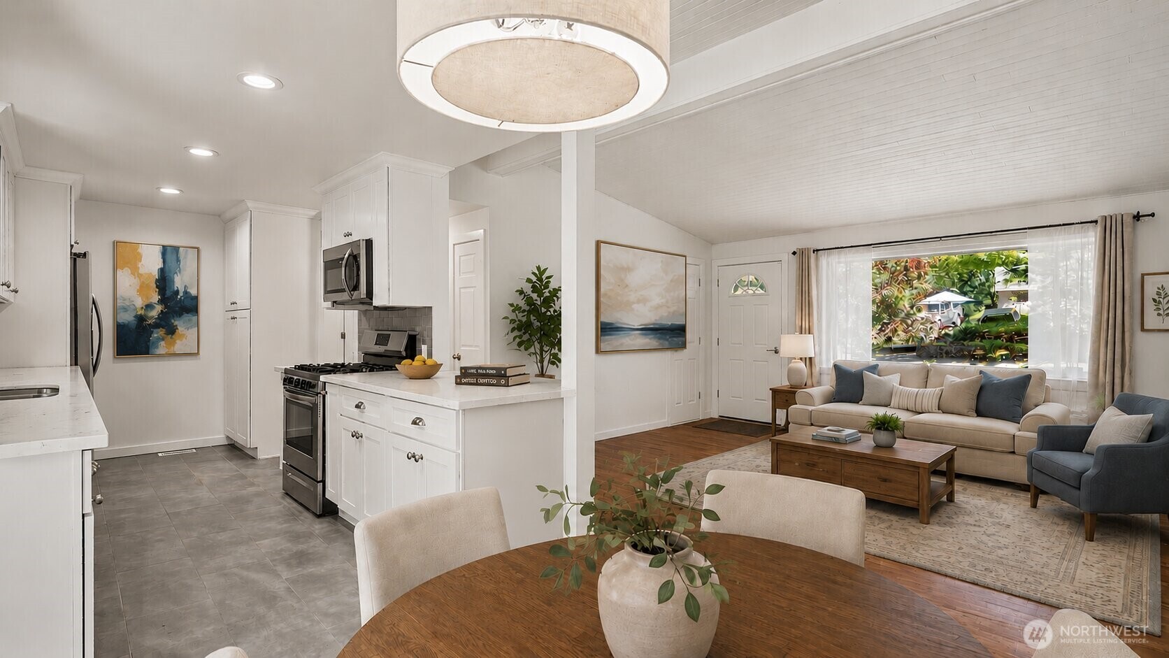 5318 193rd Place Property Photo 3