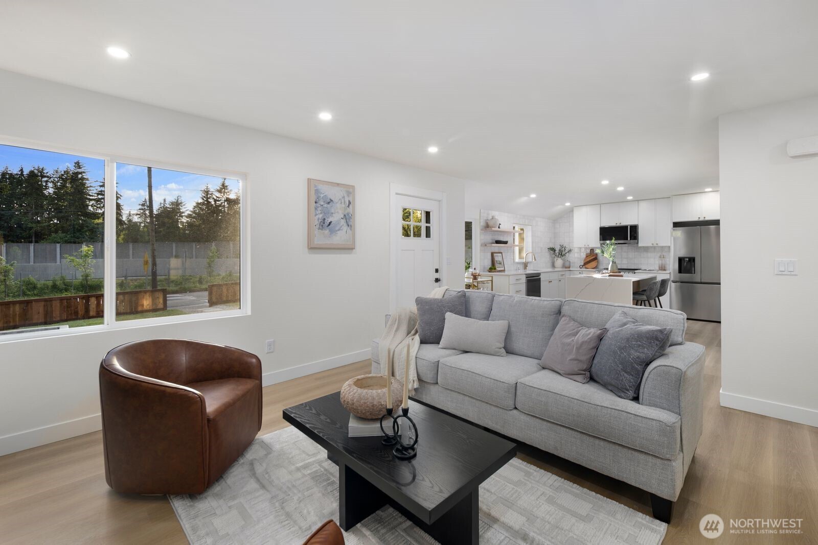 12042 5th Avenue Property Photo 6