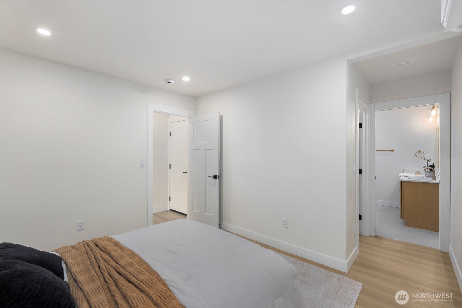 12042 5th Avenue Property Photo 15