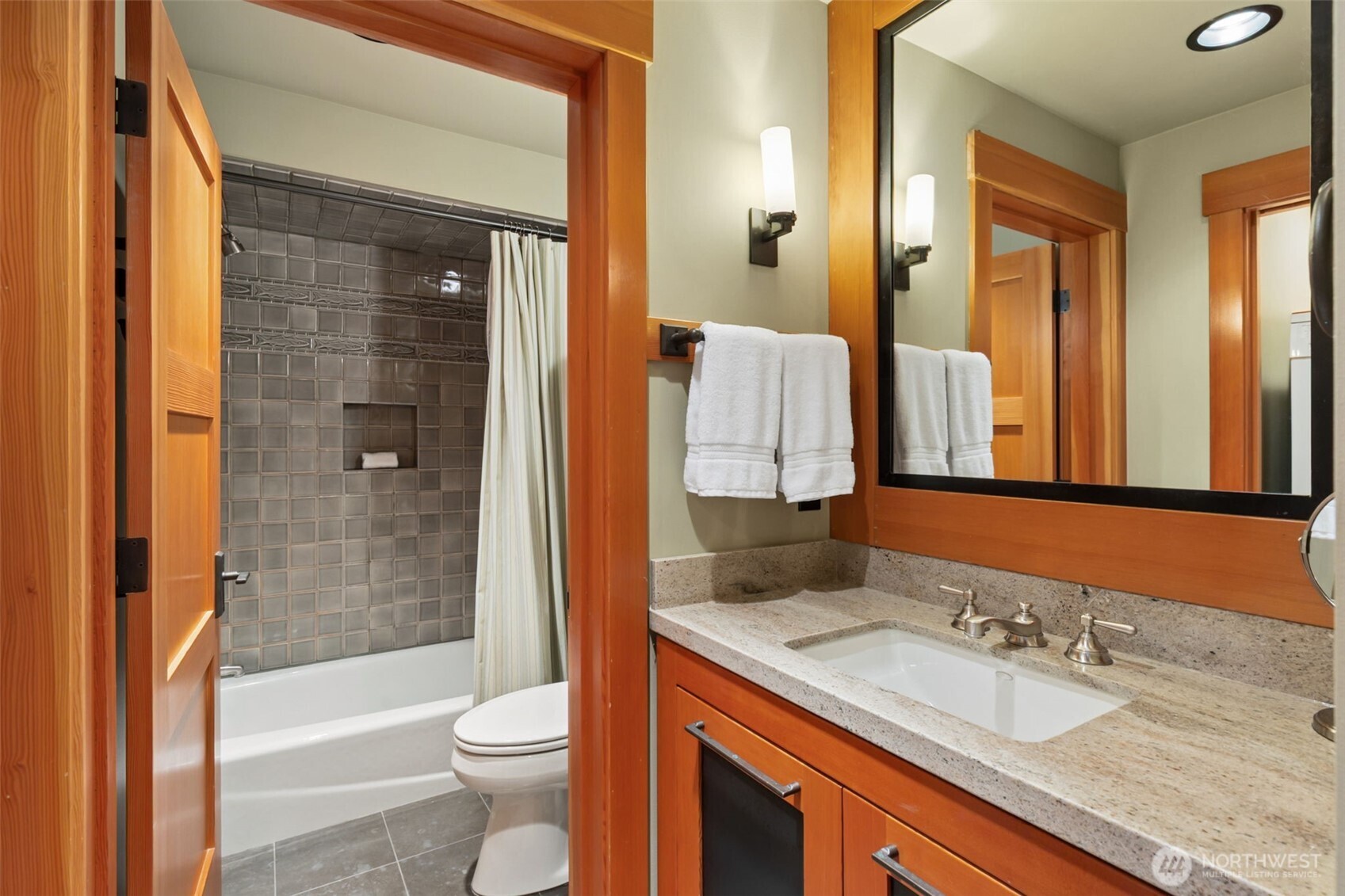 8641 Fernwood Street Property Photo 24