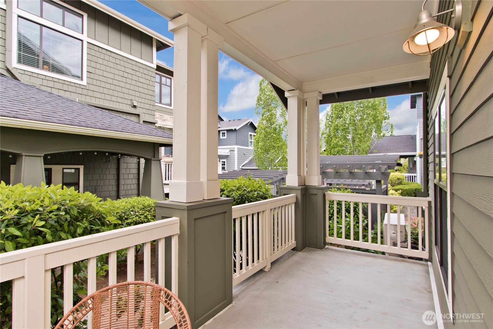 1843 Ne Kenyon Court Property Photo 4