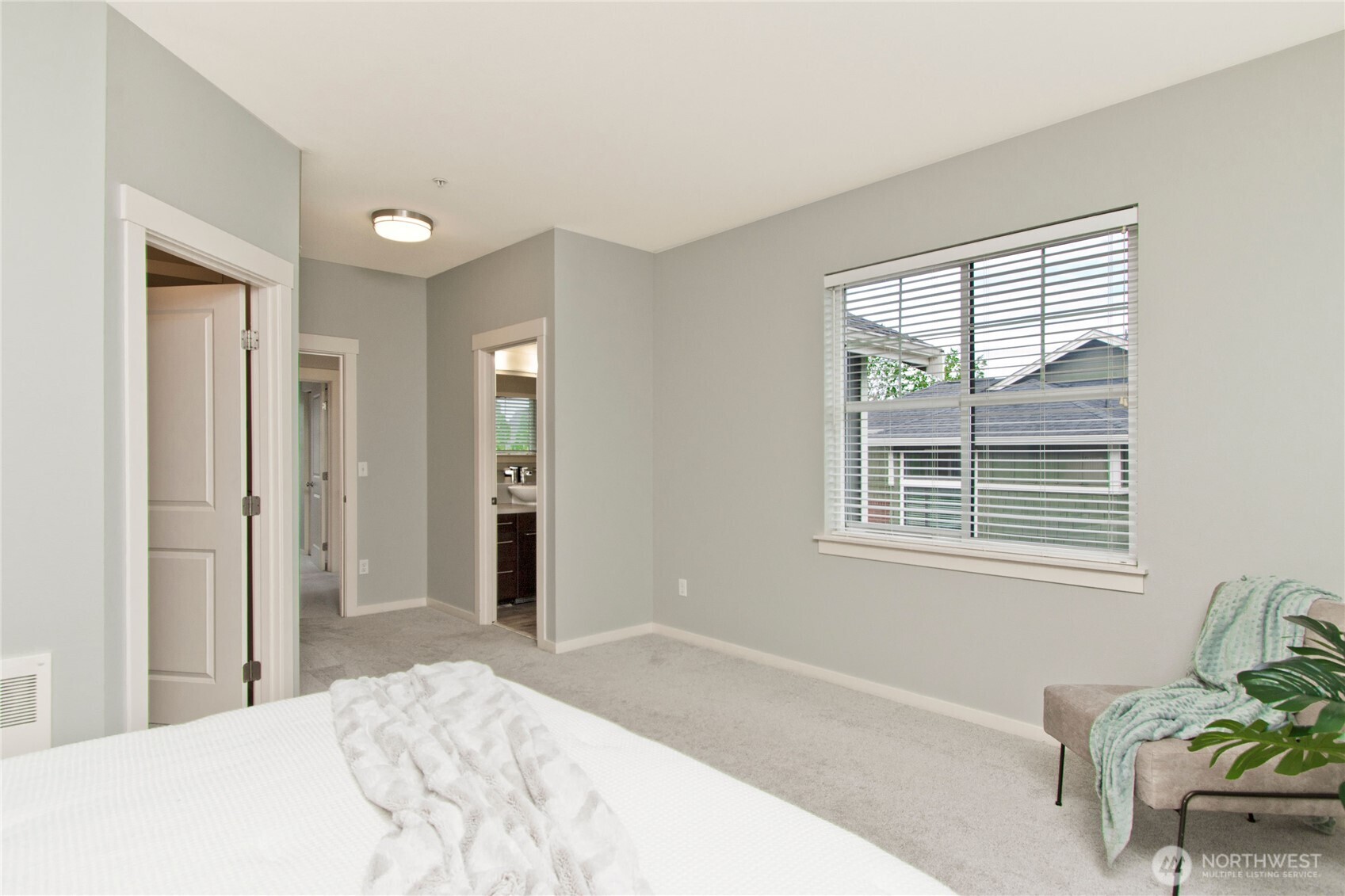 1843 Ne Kenyon Court Property Photo 18