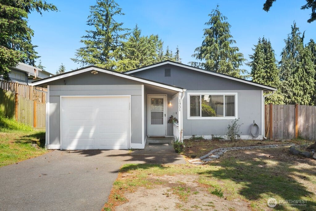 1951 E 65th Street Property Photo 3