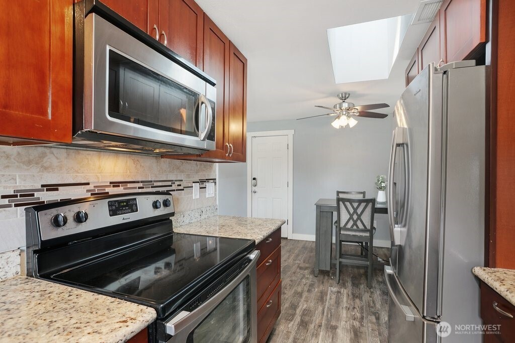 1951 E 65th Street Property Photo 8