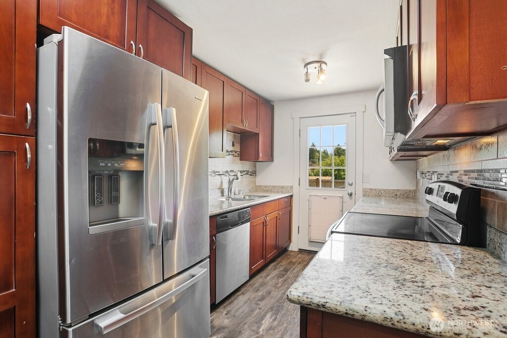 1951 E 65th Street Property Photo 10