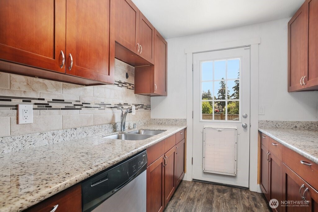 1951 E 65th Street Property Photo 11