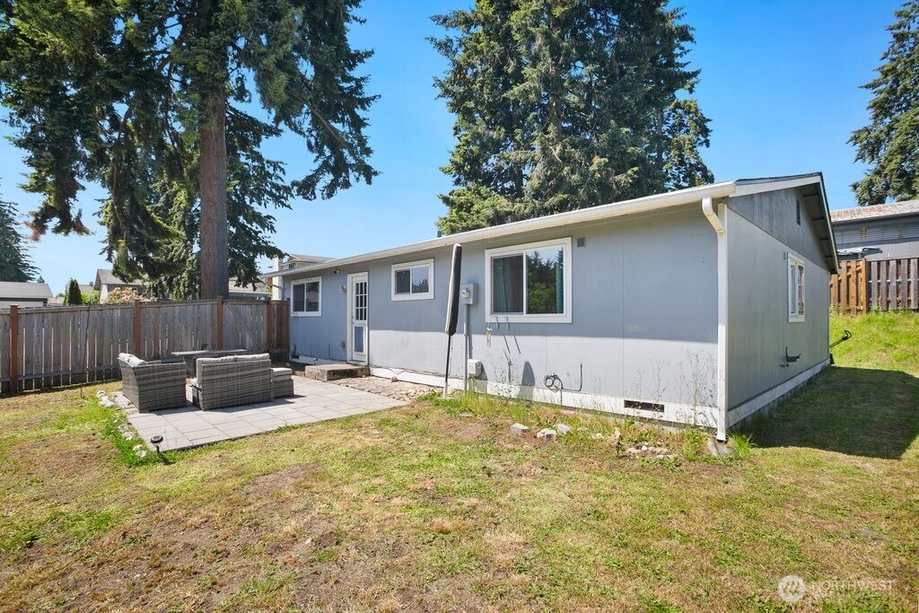 1951 E 65th Street Property Photo 24
