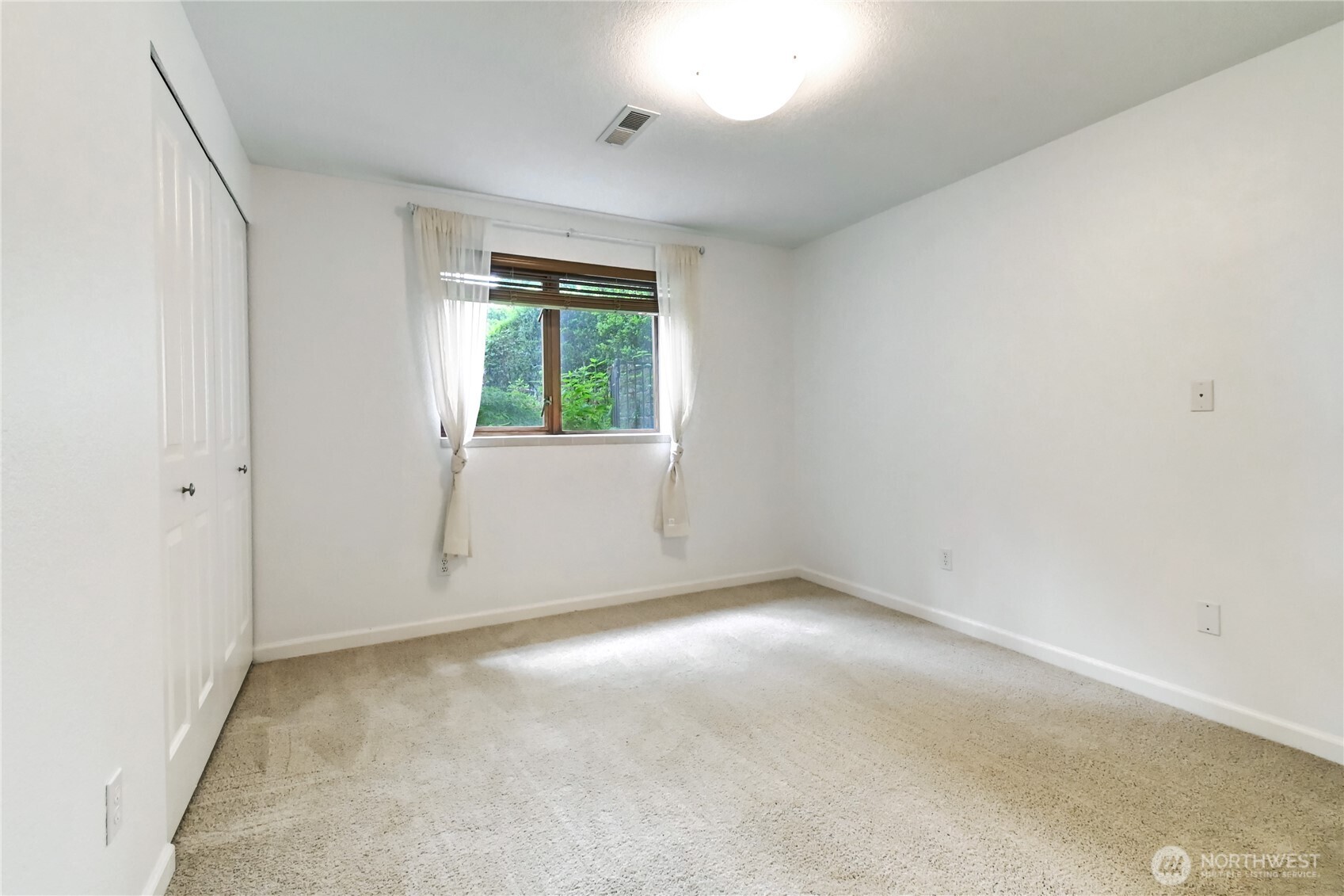 9315 36th Avenue Property Photo 18