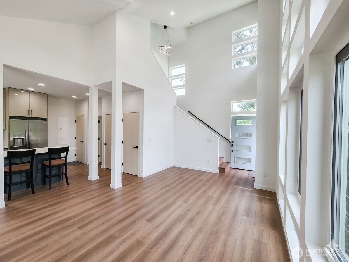768 Point Brown Avenue D Property Photo 7