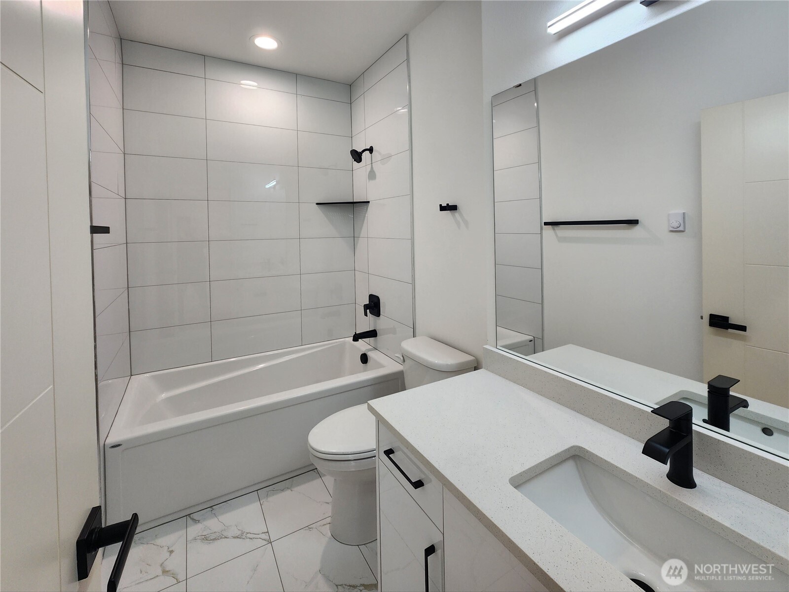 768 Point Brown Avenue D Property Photo 13