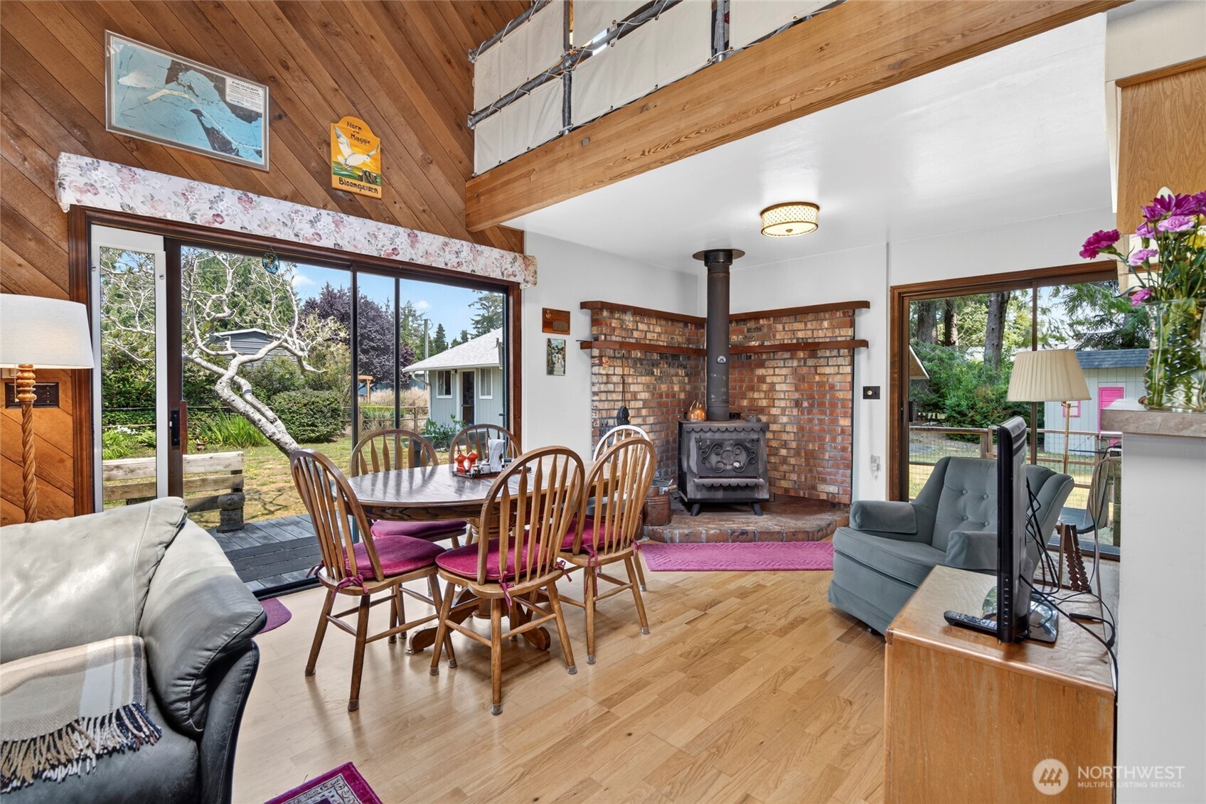 1907 194th Street Property Photo 3