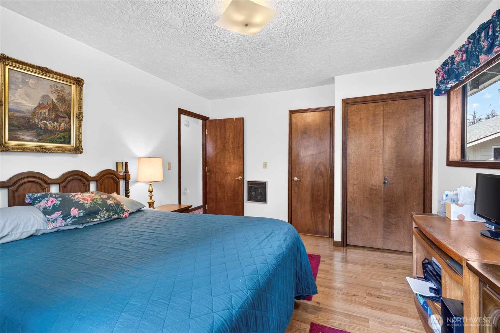 1907 194th Street Property Photo 9