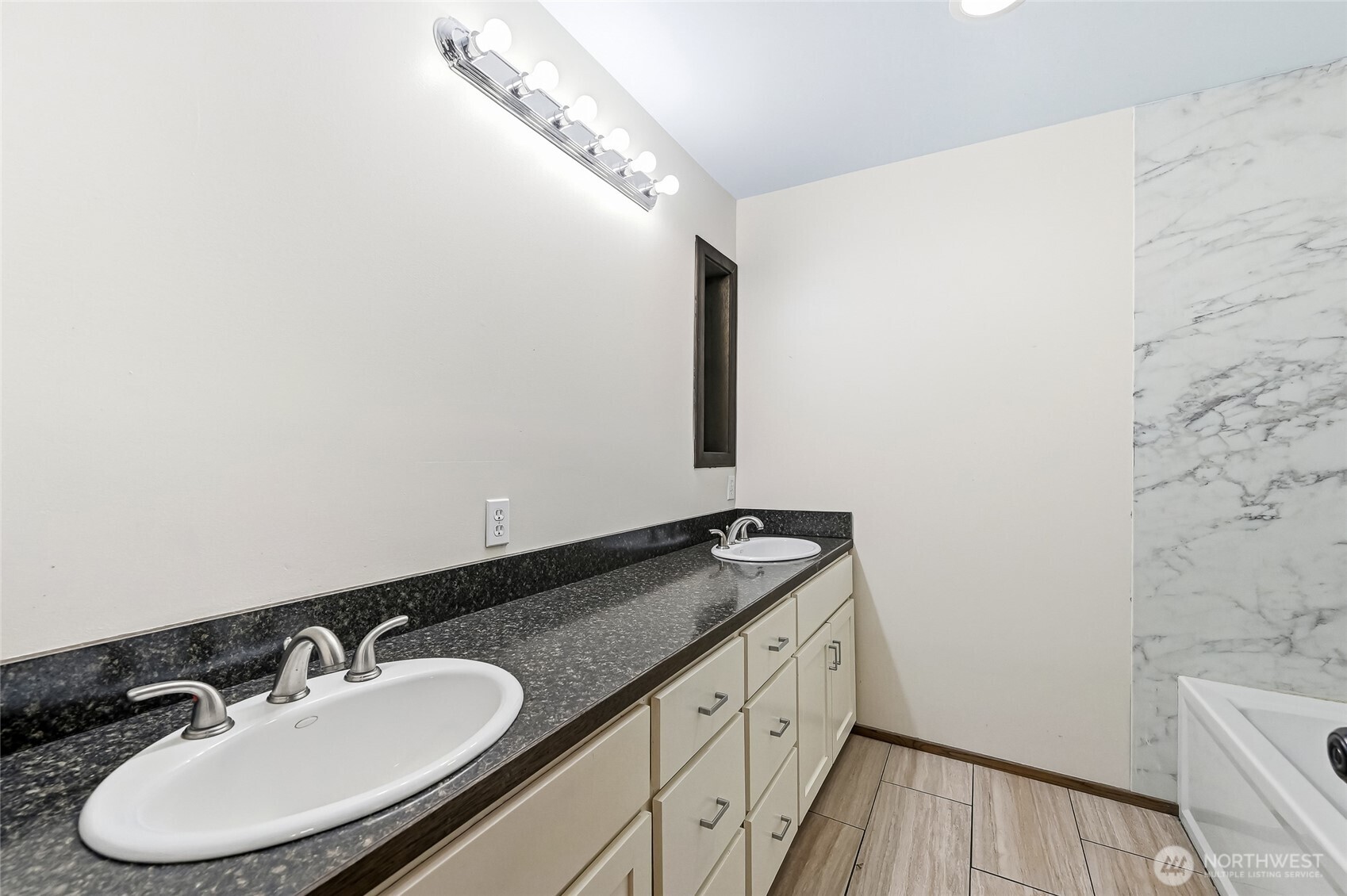 8221 308th Avenue Property Photo 23