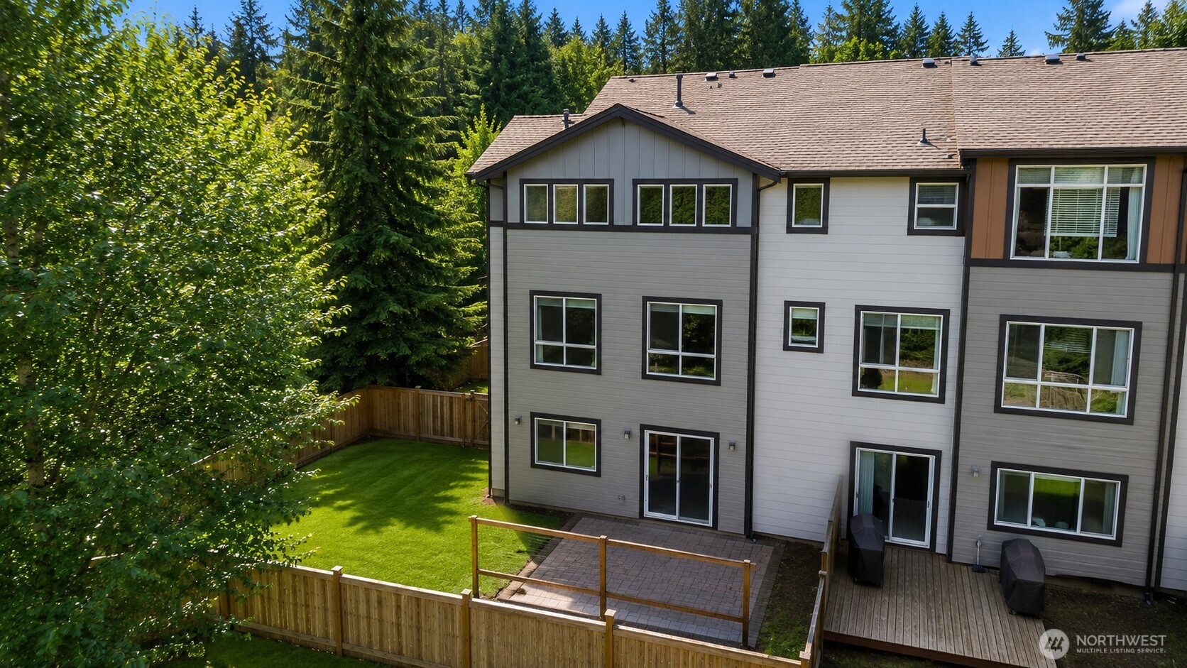 16533 2nd Park Property Photo 5