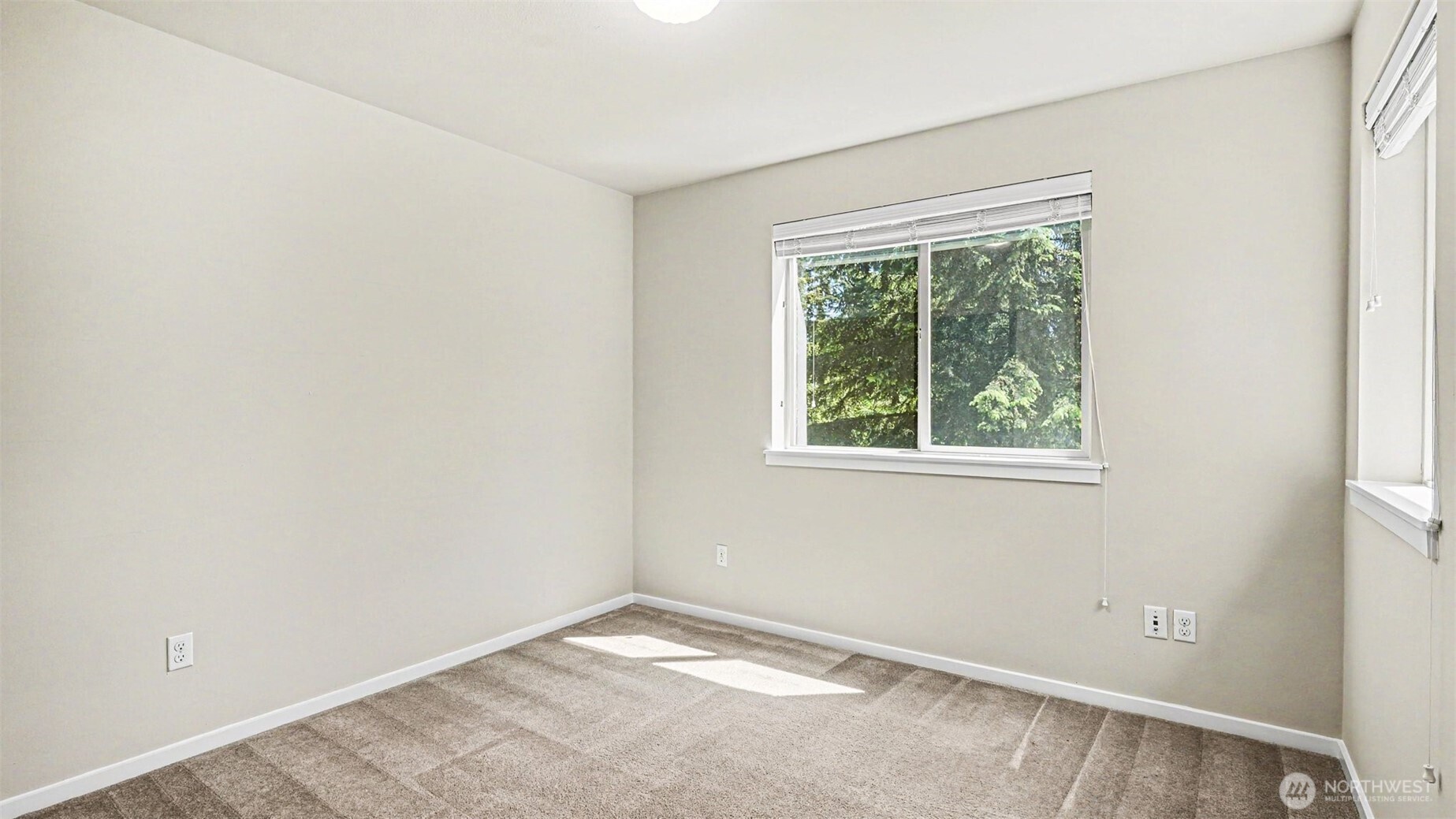 16533 2nd Park Property Photo 22