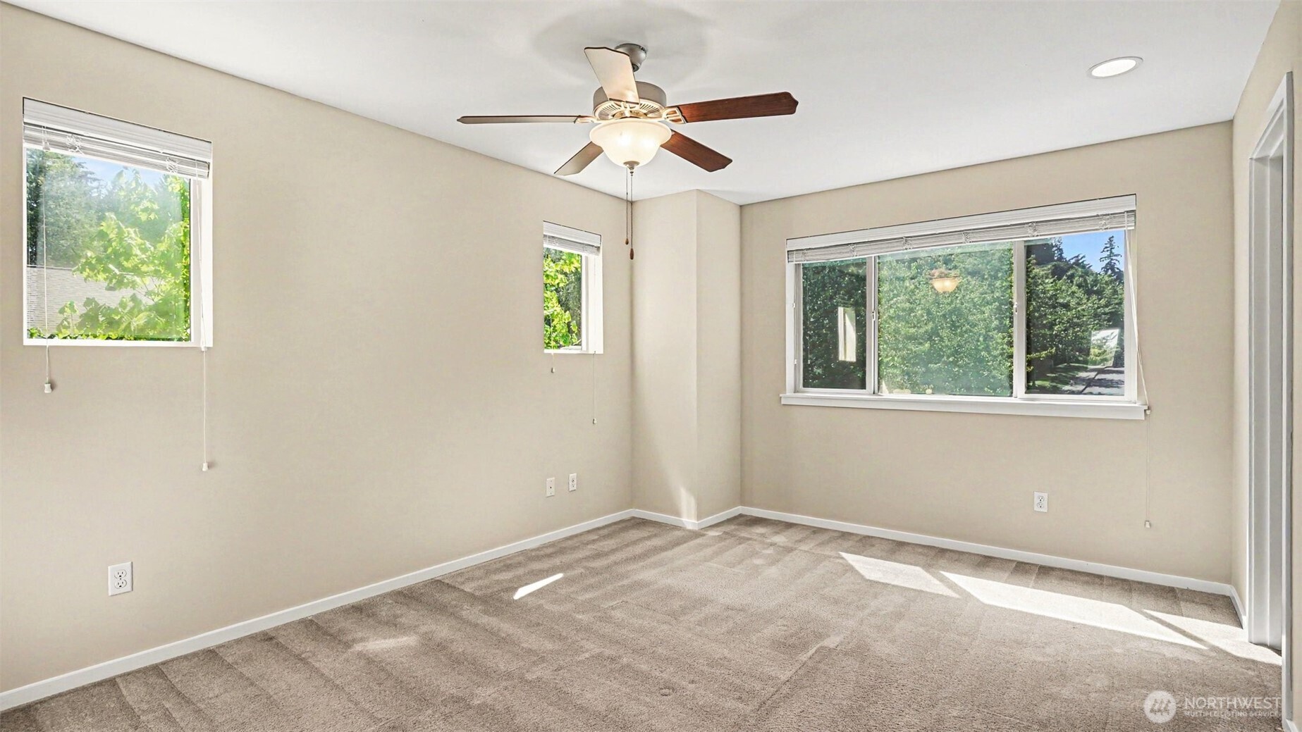 16533 2nd Park Property Photo 26