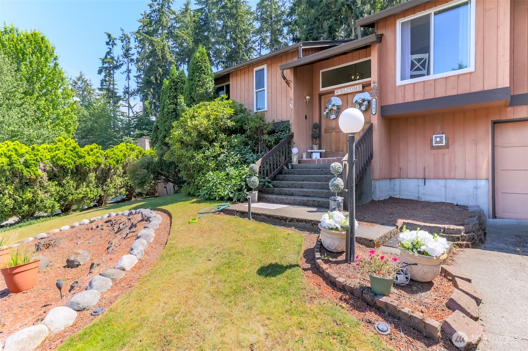 3542 71st Avenue Property Photo 3