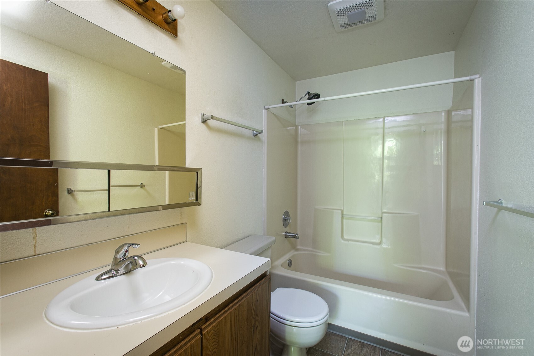 2340 Main Street Property Photo 16