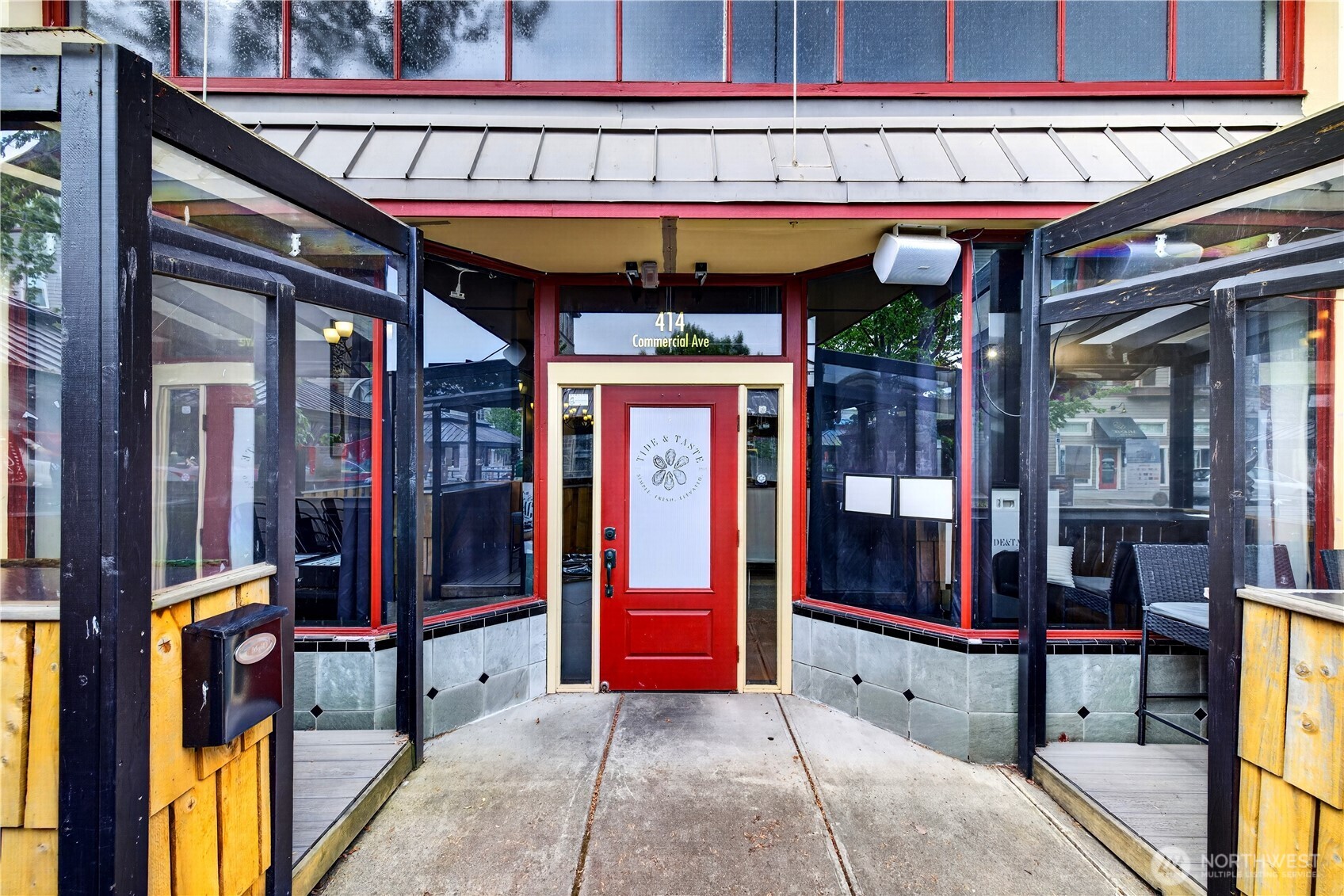 414 Commercial Avenue Property Photo 1