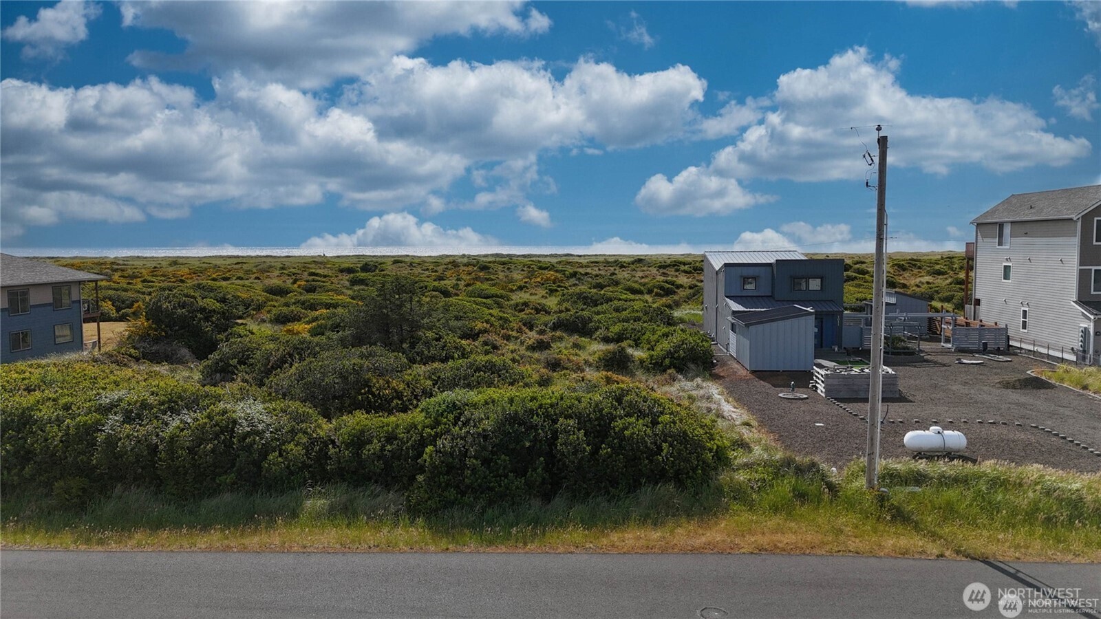 1017 S Sand Dune Ave Property Photo 2