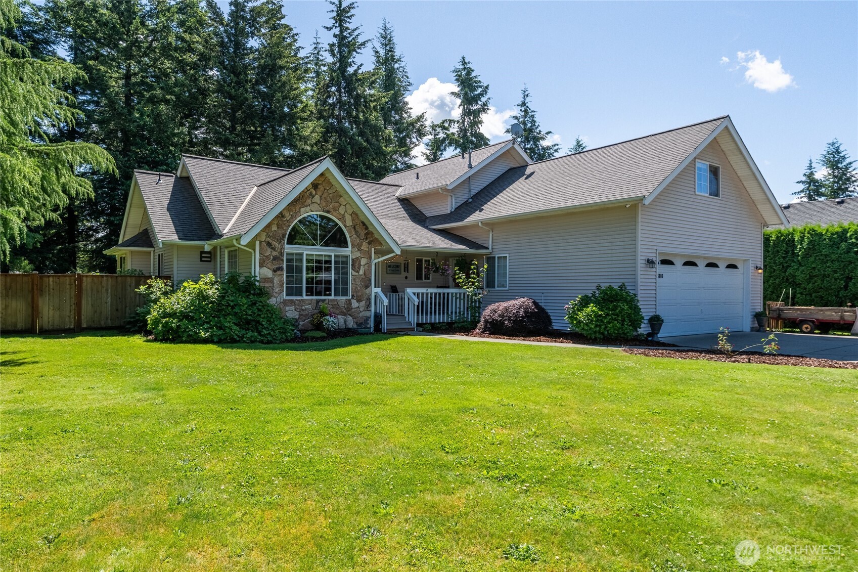 6898 Golf View Drive Property Photo 1