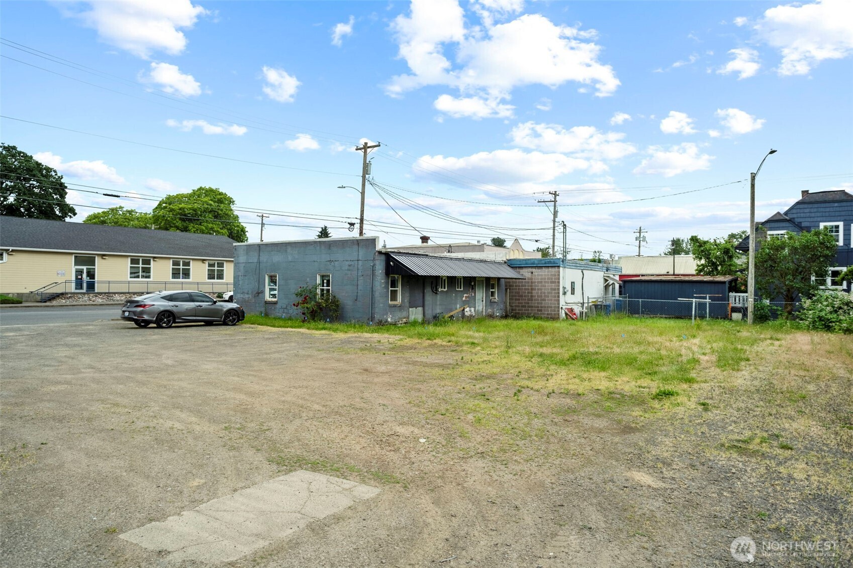 629 Park Street Property Photo 5
