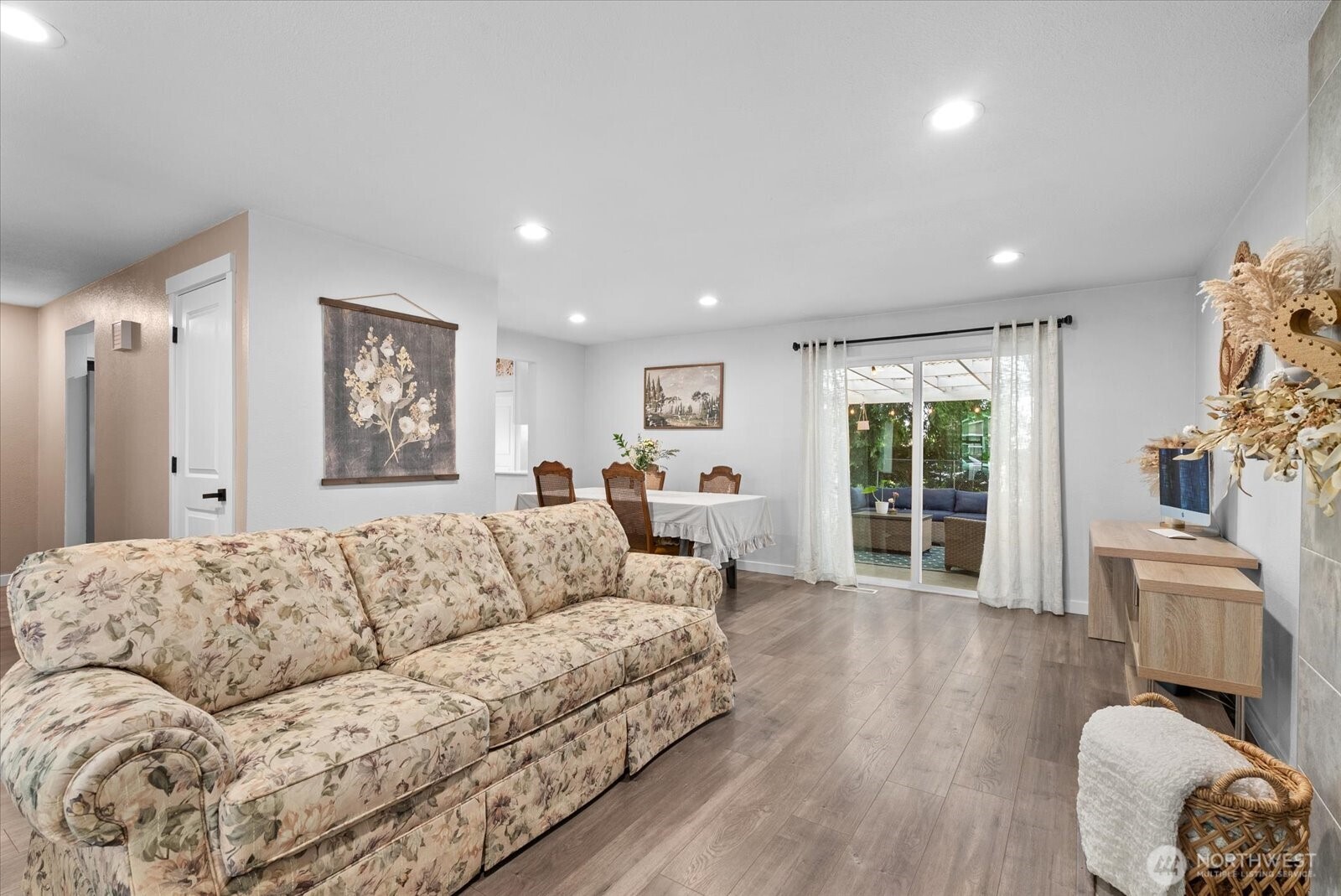 1235 23rd Street Property Photo 6