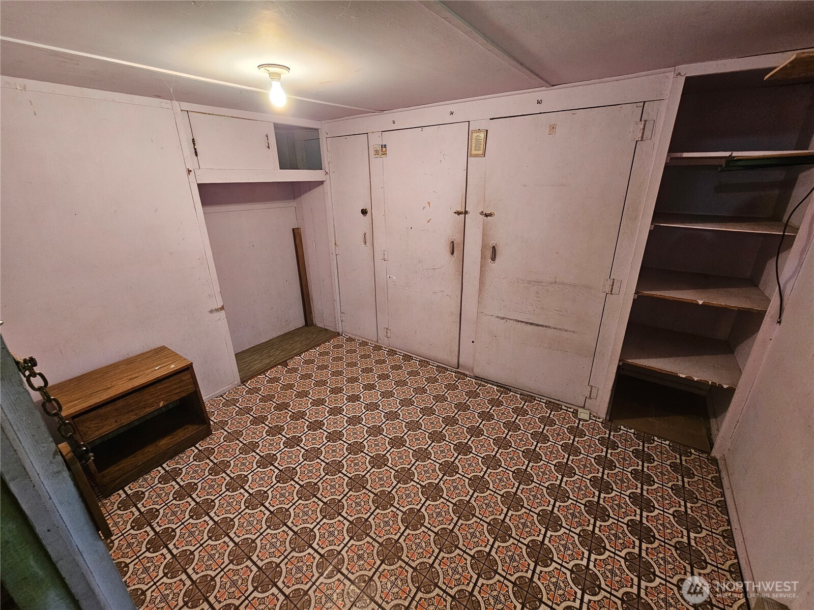 170 Bloedel Boulevard Property Photo 6
