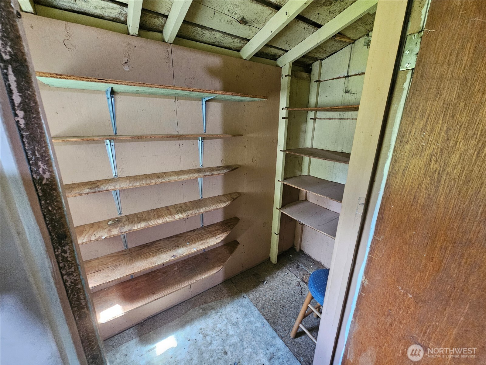 170 Bloedel Boulevard Property Photo 7