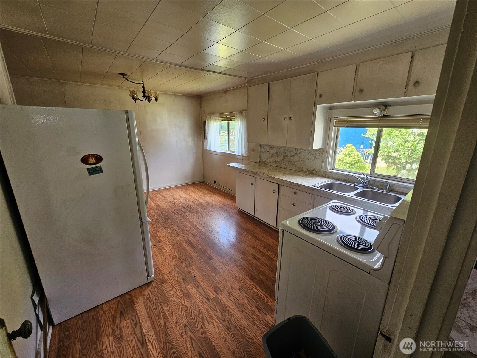 170 Bloedel Boulevard Property Photo 8