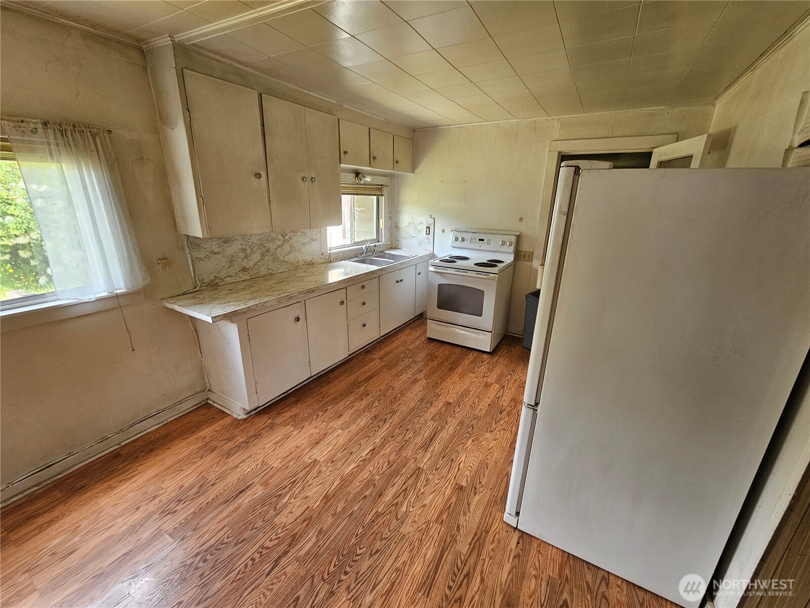 170 Bloedel Boulevard Property Photo 9