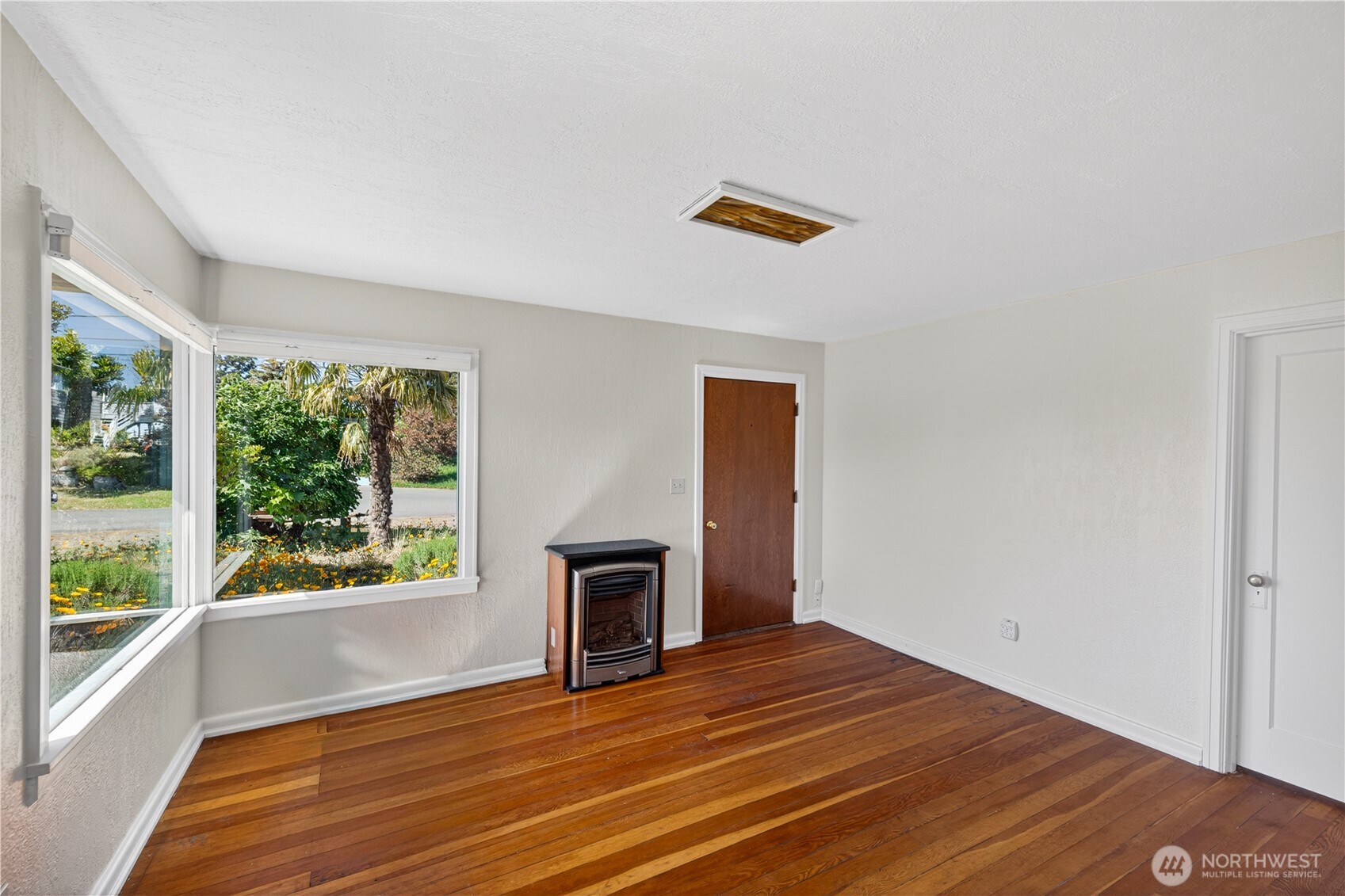 2009 11th Street Property Photo 11