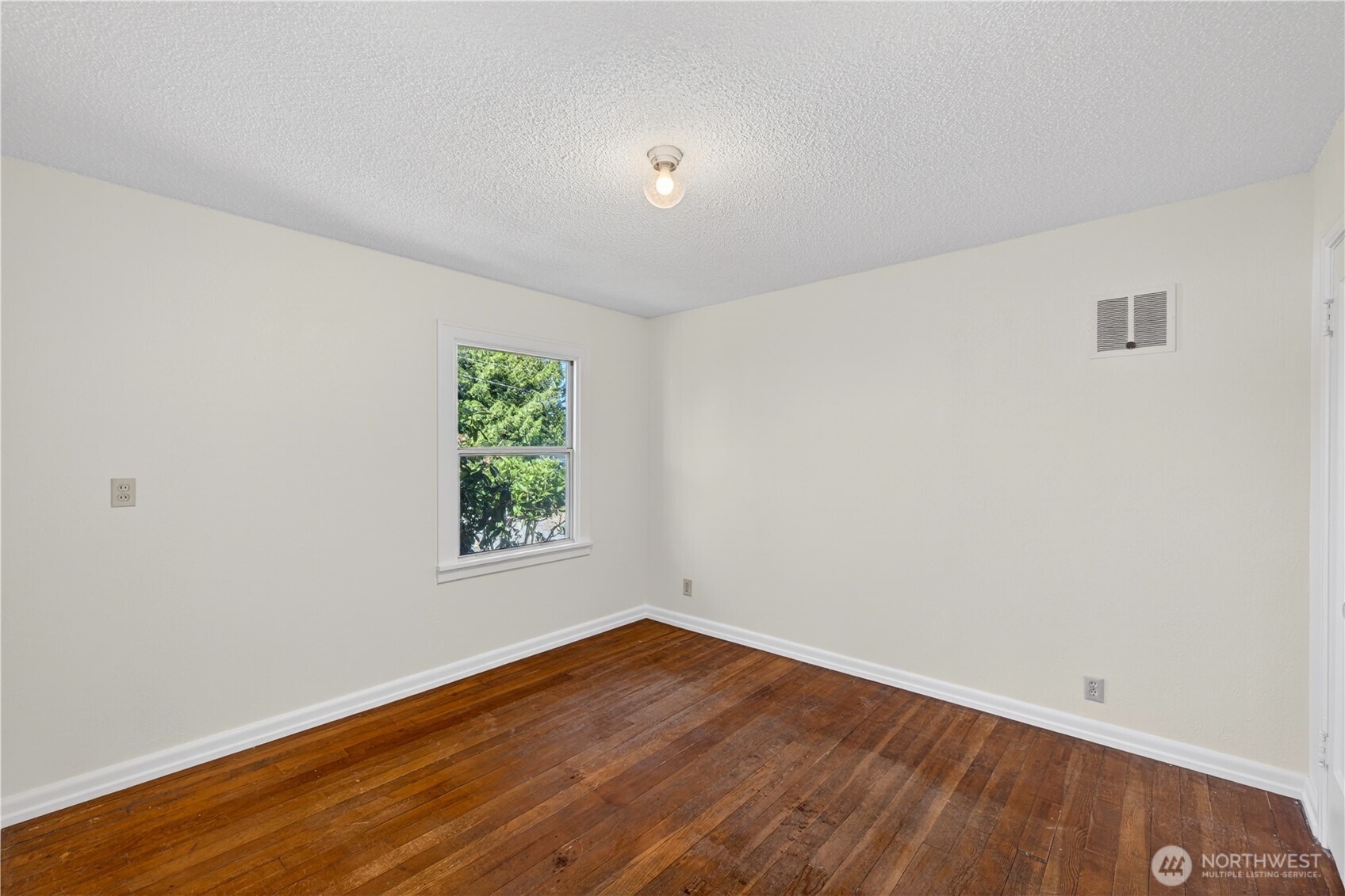 2009 11th Street Property Photo 12