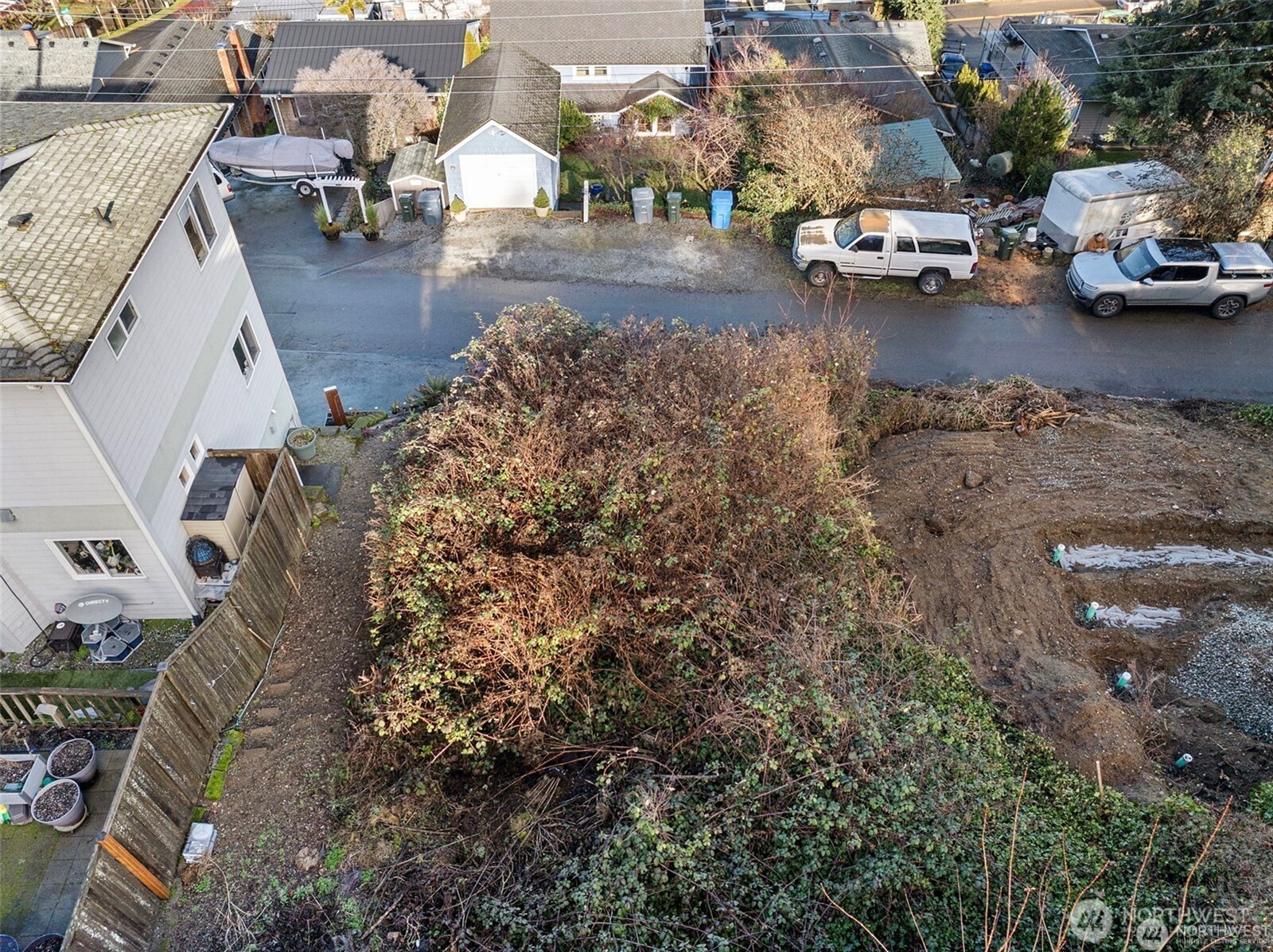 6726 Soundview Drive Property Photo 8