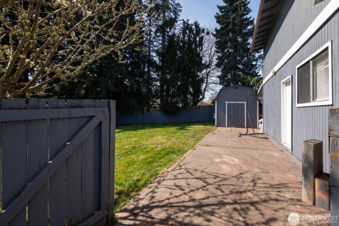 1427 33rd Avenue Ct Property Photo 5